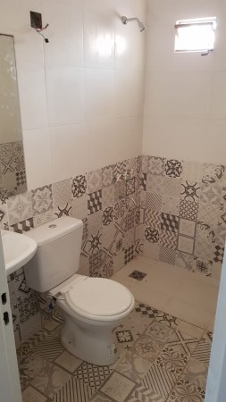 Venta Dpto. Mr Ross 1658, Estrenar, al frente, dos dormitorios, dos patios, parrillero. Impecable.