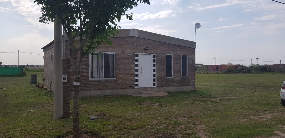 Venta casa El Aparsero N° 1600, nueva, 2 dormitorios. Terreno 420m²