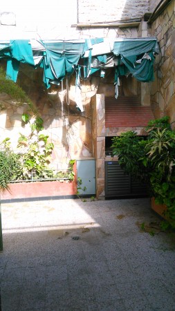 Venta casa Bvd. Segui N° 1351, garage, 2 dormitorios. patio, muy amplia. 
