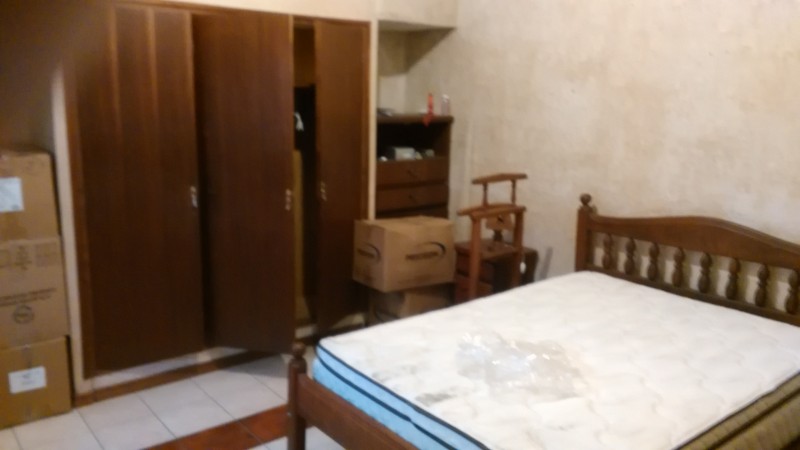 Venta casa Bvd. Segui N° 1351, garage, 2 dormitorios. patio, muy amplia. 