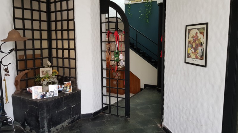 Venta casa Avda. Pellegrini/Necochea, magnífica propiedad estilo mediterráneo, pileta, parque, jacuzzi.