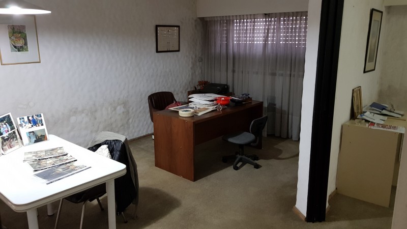 Venta casa Avda. Pellegrini/Necochea, magnífica propiedad estilo mediterráneo, pileta, parque, jacuzzi.