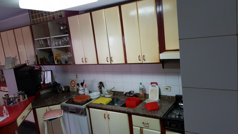 Venta casa Avda. Pellegrini/Necochea, magnífica propiedad estilo mediterráneo, pileta, parque, jacuzzi.