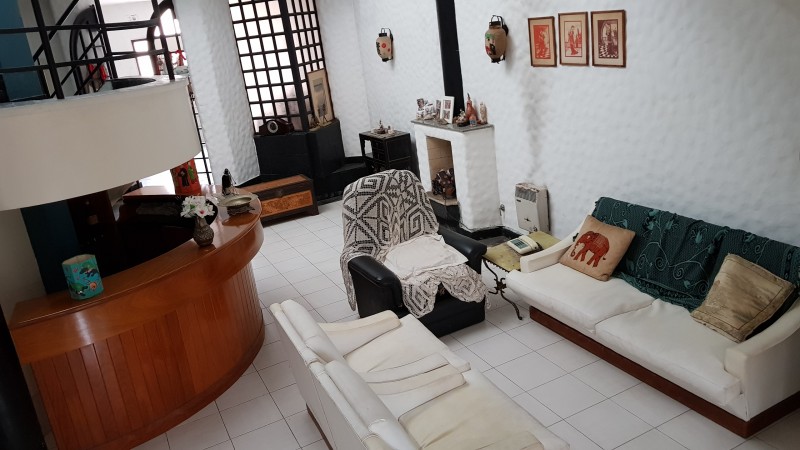 Venta casa Avda. Pellegrini/Necochea, magnífica propiedad estilo mediterráneo, pileta, parque, jacuzzi.