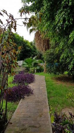 Venta casa Avda. Pellegrini/Necochea, magnífica propiedad estilo mediterráneo, pileta, parque, jacuzzi.