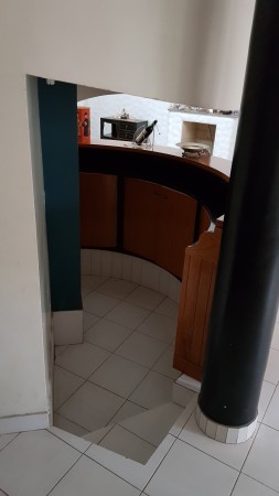 Venta casa Avda. Pellegrini/Necochea, magnífica propiedad estilo mediterráneo, pileta, parque, jacuzzi.