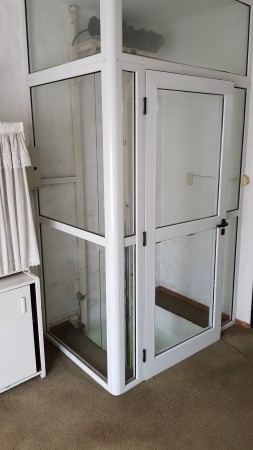Venta casa Avda. Pellegrini/Necochea, magnífica propiedad estilo mediterráneo, pileta, parque, jacuzzi.