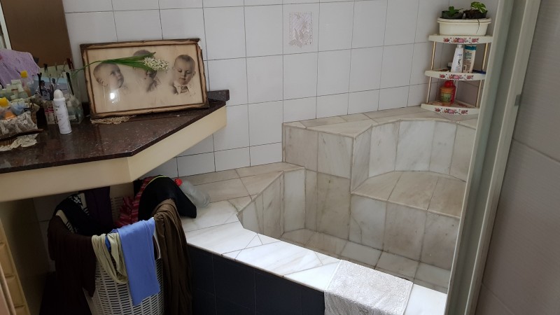 Venta casa Avda. Pellegrini/Necochea, magnífica propiedad estilo mediterráneo, pileta, parque, jacuzzi.