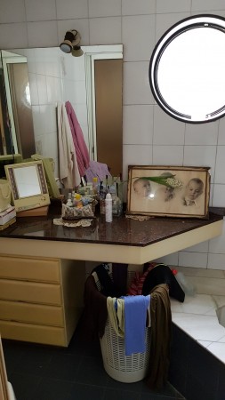 Venta casa Avda. Pellegrini/Necochea, magnífica propiedad estilo mediterráneo, pileta, parque, jacuzzi.