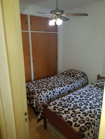 RETASADO Venta Duplex, Pje. Valdes 1500, excelente estado, 2 dormitorios, baños, patio.