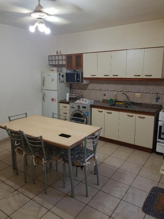 RETASADO Venta Duplex, Pje. Valdes 1500, excelente estado, 2 dormitorios, baños, patio.
