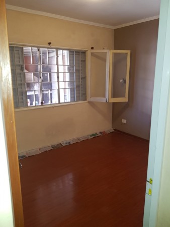 Venta Dpto. interno unico, amplio patio con quincho, 2 dormitorios