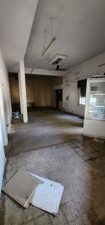 Uriburu 1555, local con depósito