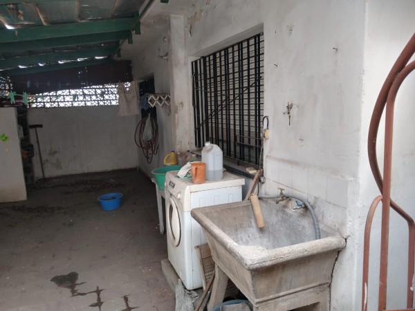 Chacabuco 2819 se escuchan ofertas, 3 dor. interna unica, 2 patios