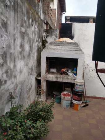 Chacabuco 2819 se escuchan ofertas, 3 dor. interna unica, 2 patios