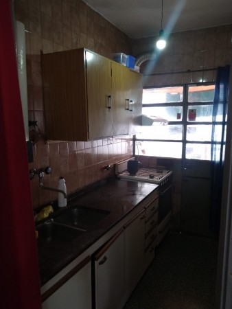 Chacabuco 2819 se escuchan ofertas, 3 dor. interna unica, 2 patios