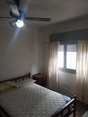 Chacabuco 2819 se escuchan ofertas, 3 dor. interna unica, 2 patios