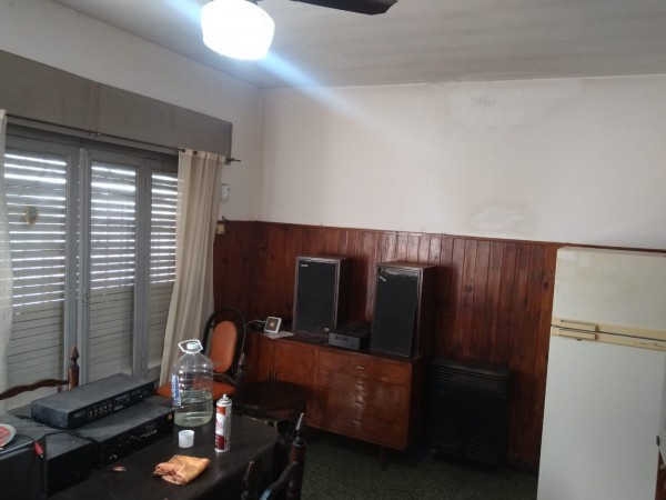 Chacabuco 2819 se escuchan ofertas, 3 dor. interna unica, 2 patios