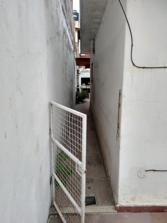 Chacabuco 2819 se escuchan ofertas, 3 dor. interna unica, 2 patios
