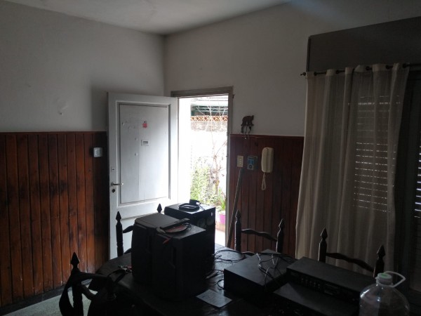 Chacabuco 2819 se escuchan ofertas, 3 dor. interna unica, 2 patios