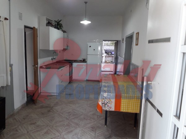 RETASADA Casa Pje. Mozart 1000, 3 dormitorios, garage, patio