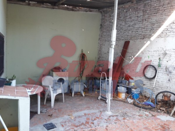 RETASADA Casa Pje. Mozart 1000, 3 dormitorios, garage, patio