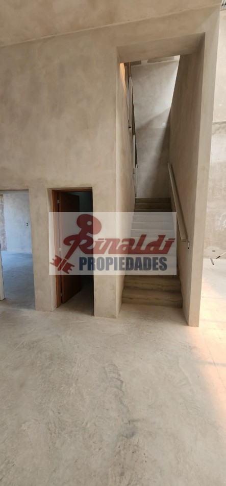 Alquier Galpon, local y 3 oficinas Bv. Segui N° 1460