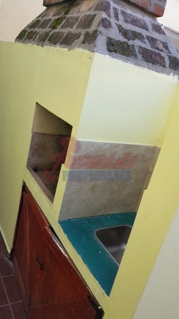 Alquiler Pje. Yugoslavia 4700, casa interna única 1 dormitorio, patio c/parrillero.