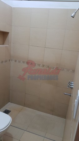 Alquiler Pje. Yugoslavia 4700, casa interna única 1 dormitorio, patio c/parrillero.
