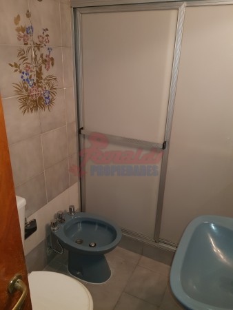 RETASADO Pje. Blanque 1400, cochera amplia, cocina comedor, 2 dormitorios, jardín c/parrillero. OPORTUNIDAD
