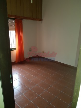 RETASADO Pje. Blanque 1400, cochera amplia, cocina comedor, 2 dormitorios, jardín c/parrillero. OPORTUNIDAD