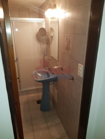 RETASADO Pje. Blanque 1400, cochera amplia, cocina comedor, 2 dormitorios, jardín c/parrillero. OPORTUNIDAD