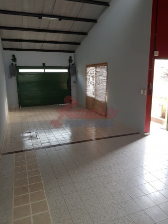 RETASADO Pje. Blanque 1400, cochera amplia, cocina comedor, 2 dormitorios, jardín c/parrillero. OPORTUNIDAD