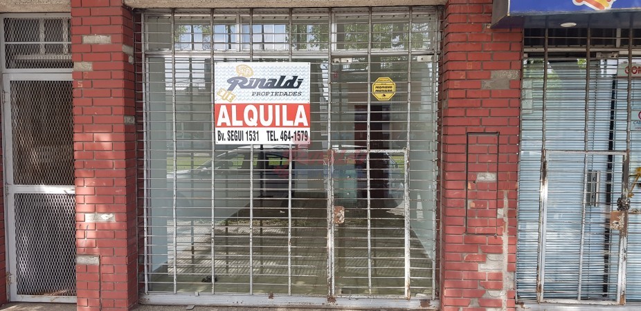 Bvd. Segui 1529, 4x7mts. frente vidriado
