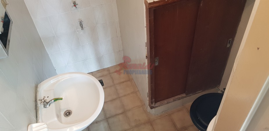 Bvd. Segui 1529, 4x7mts. frente vidriado