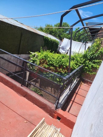 Mitre 4700, 2 dormitorios, 2 baños, patio, interno.