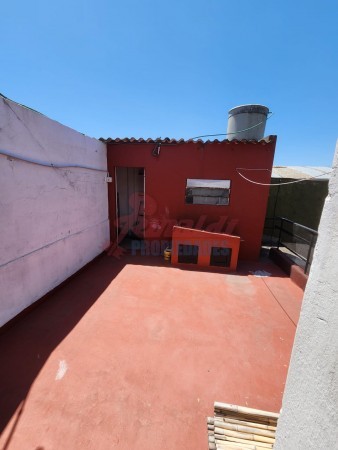 Mitre 4700, 2 dormitorios, 2 baños, patio, interno.