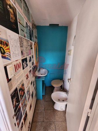 Mitre 4700, 2 dormitorios, 2 baños, patio, interno.