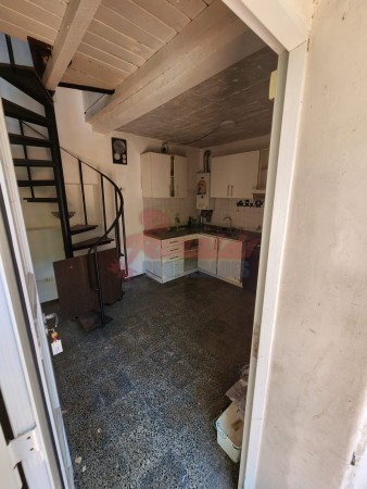 Mitre 4700, 2 dormitorios, 2 baños, patio, interno.