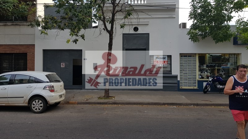 Venta Galpon - Uruguay N° 533, 182m², local al frente, techo parabolico.