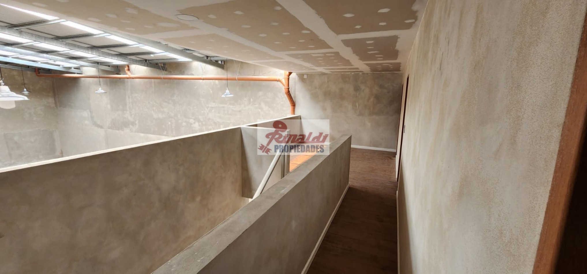 Alquier Galpon, local y 3 oficinas Bv. Segui N° 1460