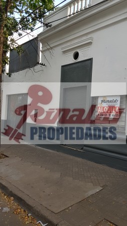 Venta Galpon - Uruguay N° 533, 182m², local al frente, techo parabolico.