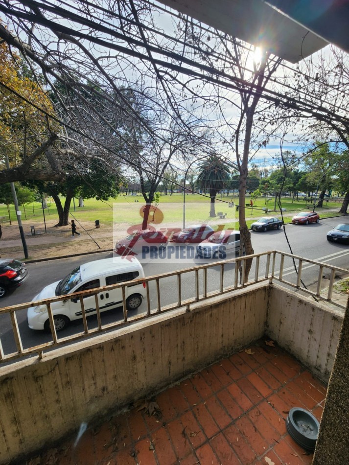 Alem 2875, Dpto 2 dor c/patio frente al parque