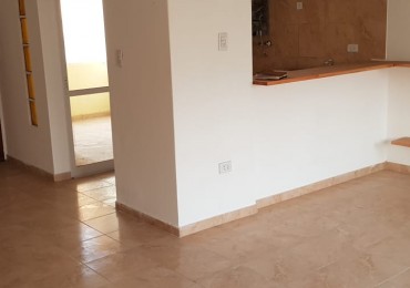 Venta Dpto. Mr Ross 1658, Estrenar, al frente, dos dormitorios, dos patios, parrillero. Impecable.