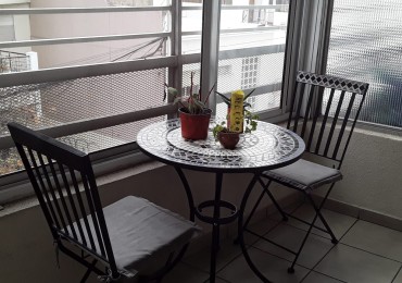 Venta Departamento San Lorenzo N° 900, un ambiente, divisible, balcón a la calle. Excelente