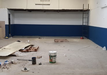 Venta Galpón - Uruguay N° 533, 182m², local al frente, techo parabólico.