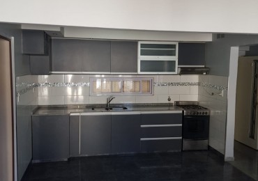 Venta Dpto. interno unico, amplio patio con quincho, 2 dormitorios