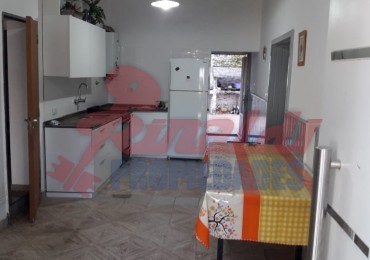RETASADA Casa Pje. Mozart 1000, 3 dormitorios, garage, patio