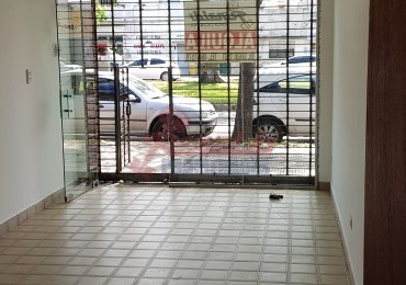 Bvd. Segui 1529, 4x7mts. frente vidriado